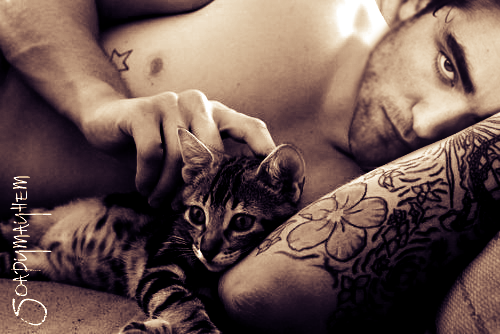Does Your Mind Plummet to the gutter at the thought of Rob petting your Kitty???